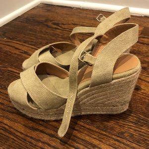 Castaner wedge size 9